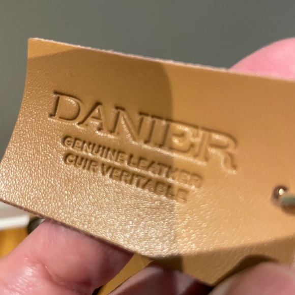 Danier leather knapsack purse (NWOT) - Picture 9 of 9